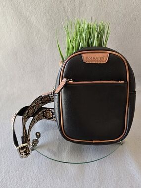 BOSTANTEN Black & Tan Crossbody Bag
